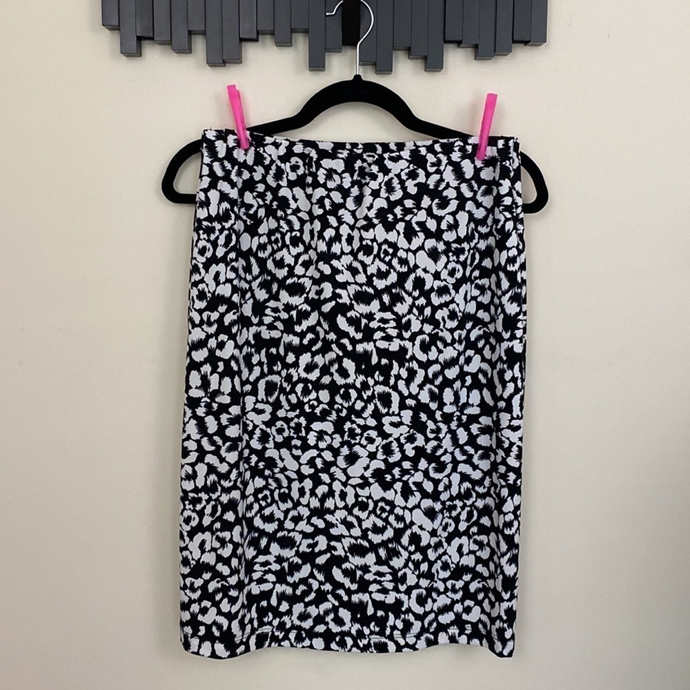 NWOT Chico's Black & White Print Skirt